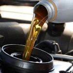 Kenali Tanda - Tanda Oli Mobil Harus Segera Diganti Berikut Ini!